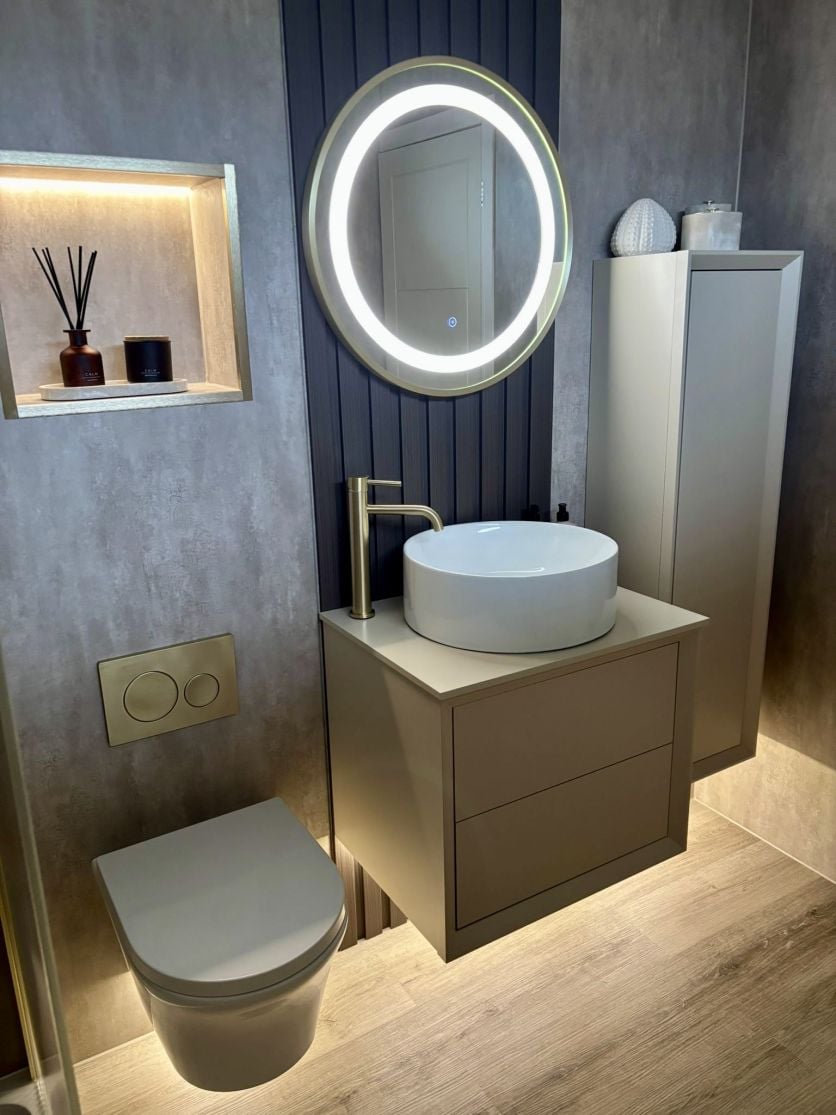 Brushed Brass & Matt Cotton Bathroom