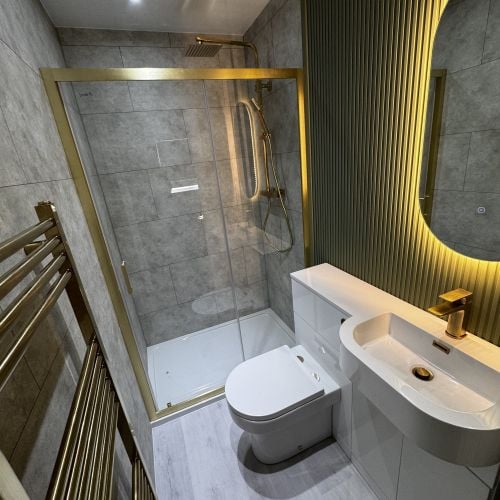Brushed Brass & Sage Green En-Suite
